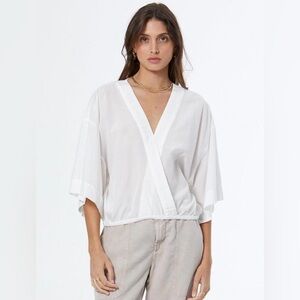 NWT Young Fabulous & Broke Gray Blouse Medium‎ Kimono Sleeve Elevated Chic Date
